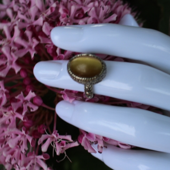 Vintage Tiger Eye Ring - Picture 13 of 16